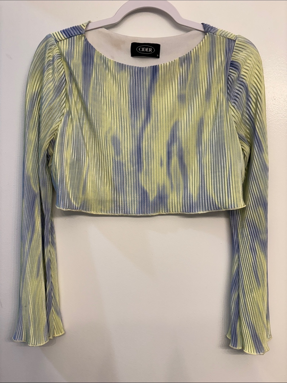 Cider Yellow & Light Blue Pleated Long-Sleeve Crop Top Bell sleeve